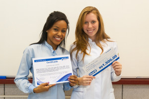 Pesquisa em Endodontia - Luciane e Camila - Foto Henrique Almeida