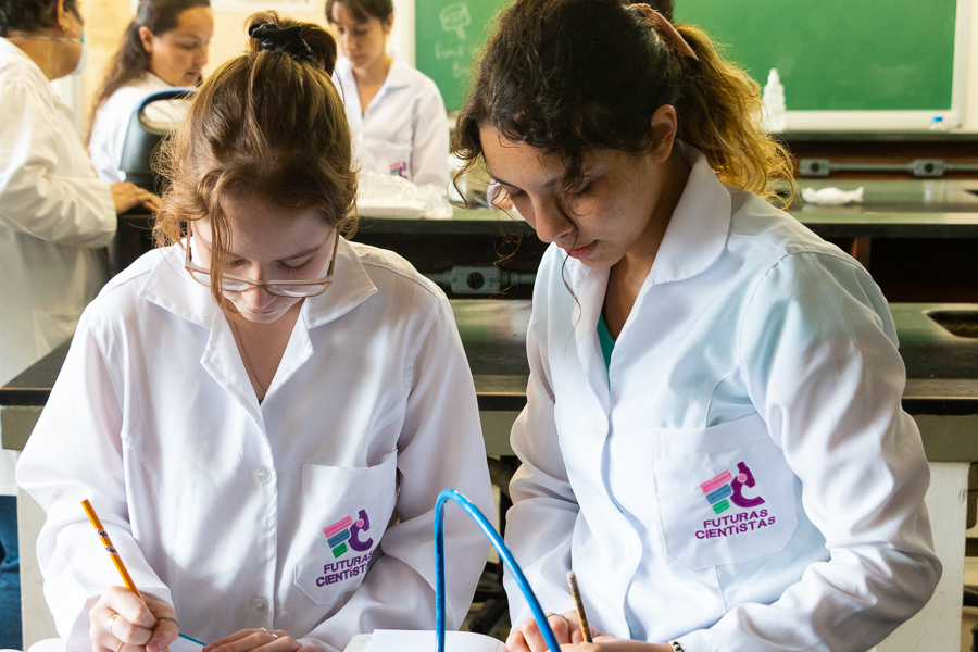 Encontro de Jovens Cientistas  Um Evento da Universidade Federal